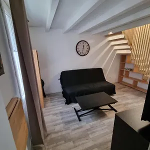 Hébergement de vacances T2 Chaleureux Et Fonctionnel Avec Climatisation, Draguignan